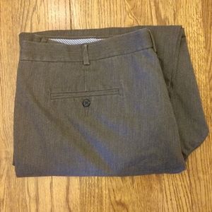Men's pleated front dress pant